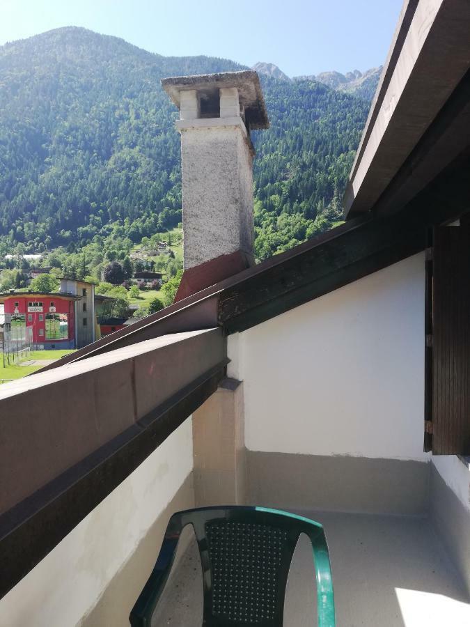 Attico Abbraccio Di Luce Apartment Spiazzo  Luaran gambar